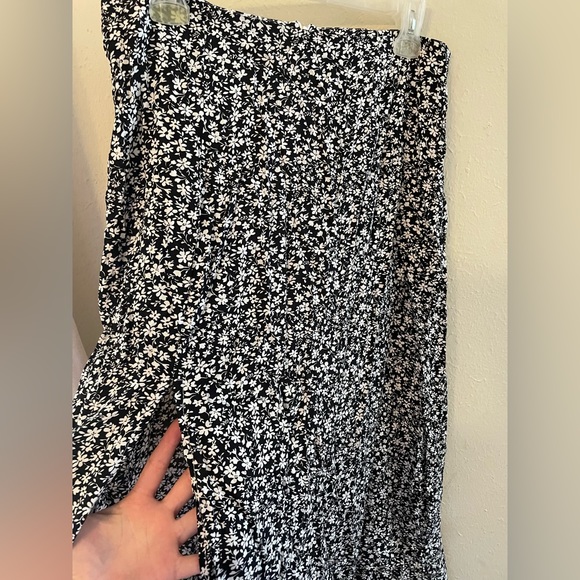 Floral skirt with slit - Picture 6 of 6